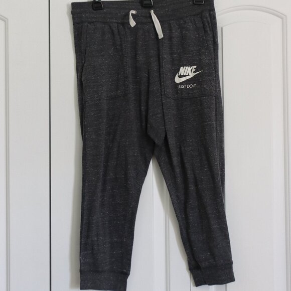 Nike Cropped Joggers Grey Textured Size Small Front Pockets Drawstring Waist - Picture 1 of 15